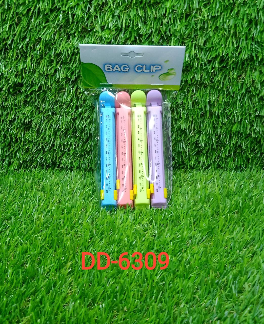 Versatile food sealing clips for ensuring airtight storage of packed items. Versatile food sealing clips for ensuring airtight storage of packed items.